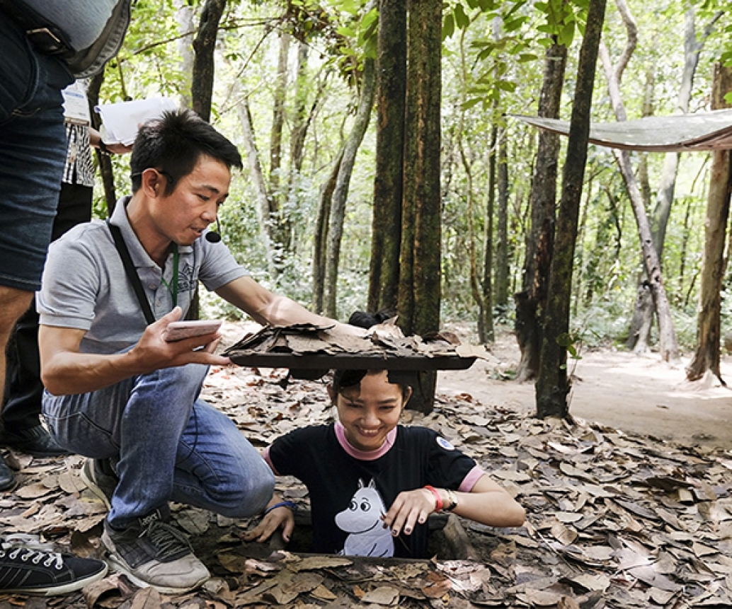 Morning Group Tour To Cu Chi Tunnels With Speedboat And Bus